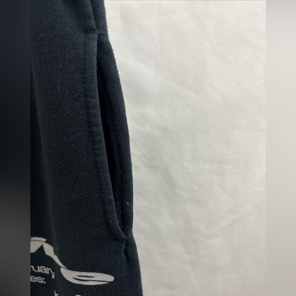 Post Malone Hollywood’s Bleeding Sweatpants Size Medium Black 2020 Tour Concert - Picture 7 of 8